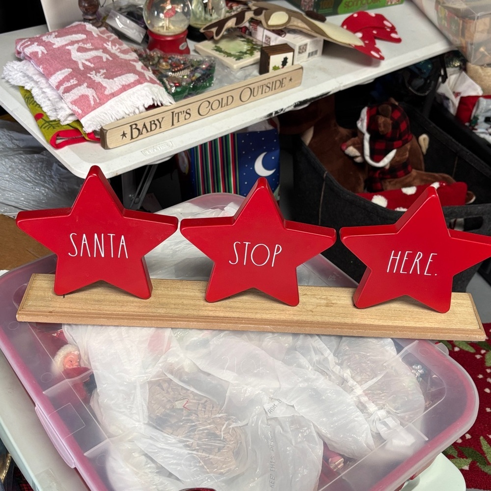 Rae Dunn Santa Stop Here red star sign
